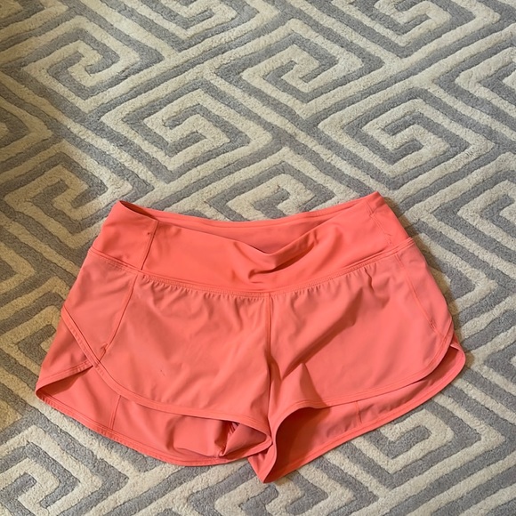 lululemon athletica Pants - Lululemon coral speed up shorts 2.5 inch (coral; size 4)